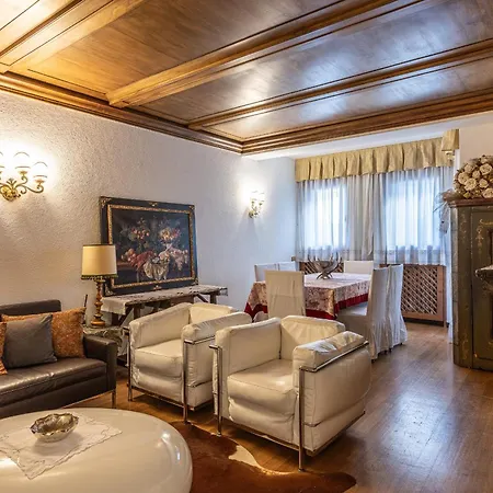 Casa Cavallino, In Centro A Cortina Dampezzo *