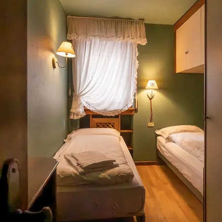 Casa Cavallino, In Centro A Cortina Dampezzo Lägenhet